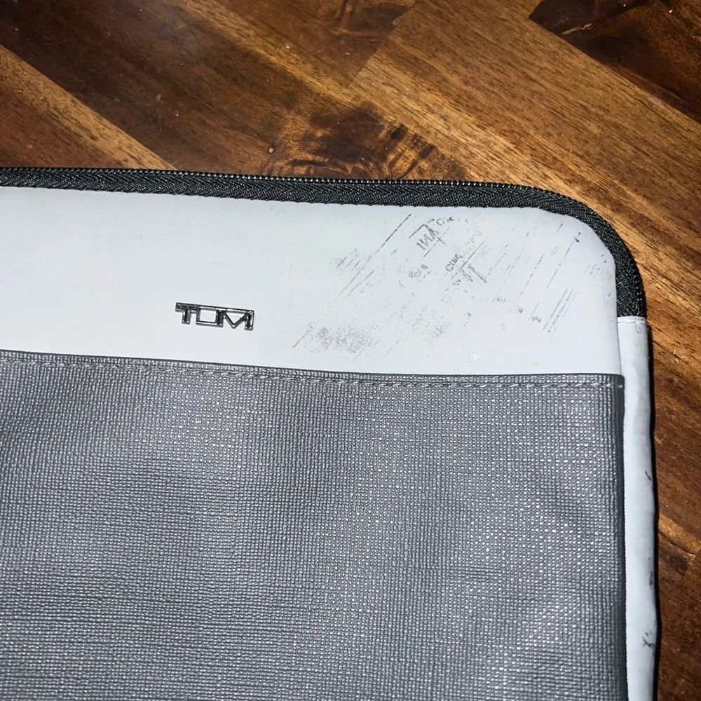 Tumi Black Zip Around Travel Pouch Cosmetic Beauty Bag Toiletries Case
